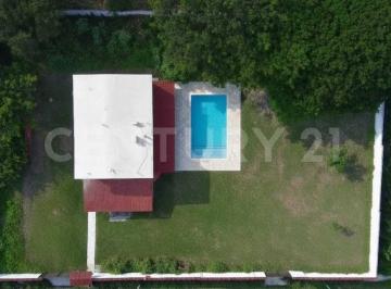 Casa · 280m² · 4 Recámaras · Casa de Campo con Alberca en Fraccionamiento Buenos Aires