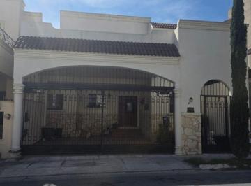 Casa de 3 habitaciones, Monterrey · Casa en Cumbres Santa Clara, Ubicada en Primer Sector Acceso Controlado por Ave Pedro Infante