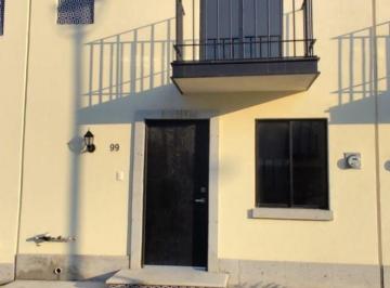 Casa de 3 habitaciones, Tlajomulco de Zúñiga · Re - Estrena Casa en Residencial Alta California con Recámara en Planta Baja