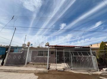 Casa · 142m² · 3 Recámaras · 1 Estacionamiento · Casa en Venta en Col. Villajuarez