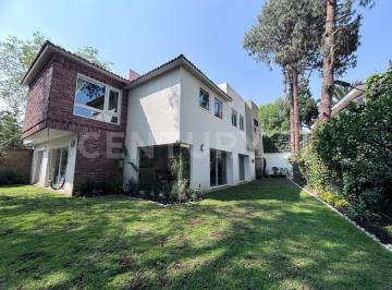 Casa en condominio · 540m² · 4 Recámaras · 3 Estacionamientos · Casa en Condominio con Jardín y 4 Recámaras en La Magdalena Contreras