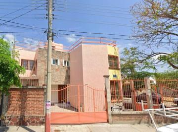 Casa de 3 habitaciones, Guadalajara · Casa en Venta en Calle Isla Abaco, Jardines de San José, Guadalajara