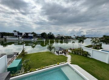 Casa · 620m² · 6 Recámaras · 6 Estacionamientos · Casa en Venta en Residencial Lagos del Sol