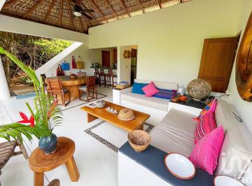 Casa · 120m² · 2 Recámaras · 2 Estacionamientos · A 50 m del Mar: Casa en Venta en Costa Cumaná, Puerto Escondido