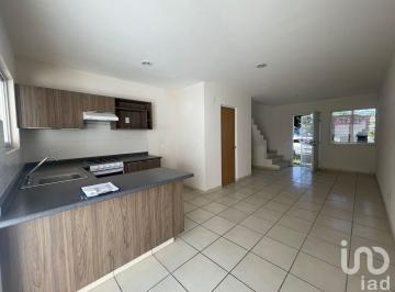 Casa · 97m² · 3 Recámaras · 1 Estacionamiento · Casa en Renta en Coto Privado, Parques de Tesistan, Zapopan, Jalisco
