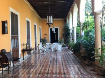 Casa · 800m² · 3 Recámaras · Venta Gran Casona Colonial Siglo Xix a Cuadras de La Catedral en Merida Centro
