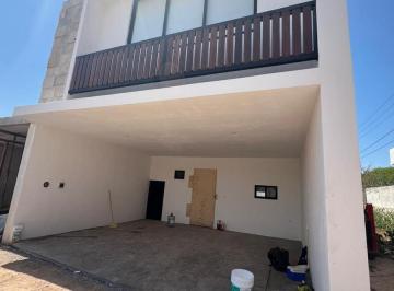 Casa · 185m² · 2 Recámaras · 2 Estacionamientos · En Venta Town House de 2 y 3 Habitaciones con Piscina