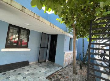 Casa · 130m² · 2 Recámaras · 2 Estacionamientos · Centro de Merida Casa Amueblada en Venta 2 Habitaciones por Mejorada
