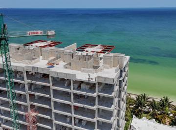 Departamento · 228m² · 3 Recámaras · 3 Estacionamientos · Venta Espectacular Departamento Frente Al Mar con Amenidades Chicxulub Puerto