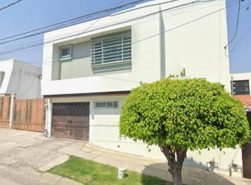 Casa de 3 habitaciones, León · ¡Oportunidad Única de Inversión en La Zona Más Valorada de León!