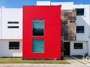 Casa · 247m² · 5 Recámaras · 1 Estacionamiento · Casa en Renta en Privada Residencial con Videovigilancia