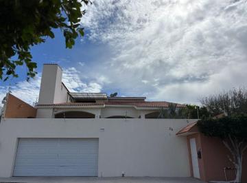Casa de 3 habitaciones, La Paz · Casa en Venta en La Paz Bcs Extraordinaria Vista