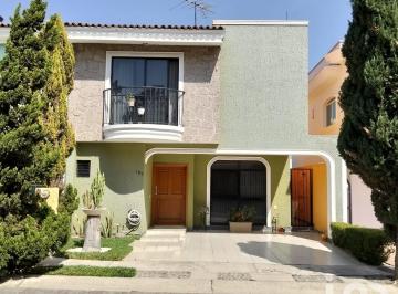 Casa · 185m² · 3 Recámaras · 2 Estacionamientos · Casa en Venta en Nueva Galicia