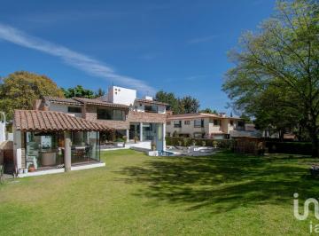 Casa · 607m² · 4 Recámaras · 8 Estacionamientos · Casa en Venta Club de Golf Vallescondido