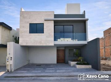 Casa · 198m² · 3 Recámaras · 2 Estacionamientos · Casa en San Angel