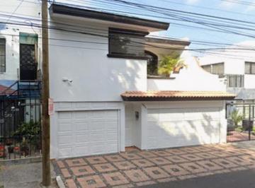 Casa de 4 habitaciones, Zapopan · Casa en Venta en Las Aguilas, Zapopan, Jalisco.