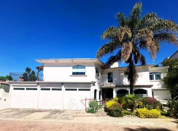 a56c4ce2f5ff1a7a2ef057da6072221537e555c775a468827f44b7d63e3a8b63 · Hermosa Casa en Venta en Residencial Los Encinos, Morillotla