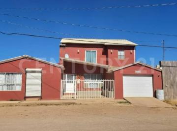 Casa · 291m² · 5 Recámaras · 4 Estacionamientos · - Se Vende Casa en Calle Texcoco Cd. Cuauhtemoc, Chih