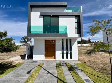 Casa de 3 habitaciones, Zapopan · Casa en Venta Parques Vallarta, Zapopan Jalisco