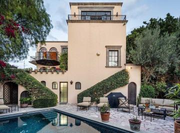 8cbc0f0a6bd379c536f84121e2e1037a9bdc4237d4fb6a633563e73850f349b4 · Casa con Alberca y Terraza, Cerca del Centro de San Miguel de Allende