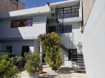 Casa · 276m² · 4 Recámaras · 4 Estacionamientos · Venta Amplia Casa en Valle de Los Reyes, La Paz, Edo. de Mexico