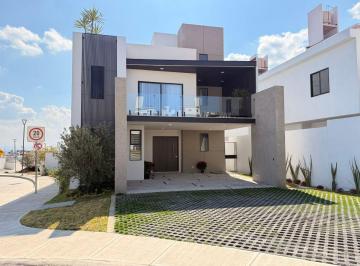 Casa de 4 habitaciones, Pachuca · Casa Residencial en Privada con Amenidades