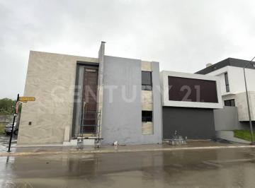 Casa · 415m² · 4 Recámaras · 3 Estacionamientos · Residencia Vanguardista en Bosques de Las Misiones, Sector Encino