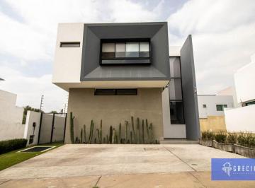 Casa de 3 habitaciones, Zapopan · Casa en Venta en Valle Imperial
