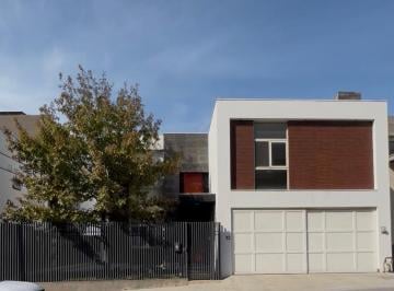 Casa · 326m² · 3 Recámaras · 2 Estacionamientos · Casa en Venta en Almena I Valle Poniente Santa Catarina Nuevo León