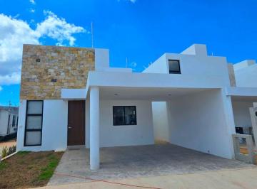 Casa de 2 habitaciones, Mérida · Casa en Venta con Alberca y Cochera Techada en Cholul, merida, Yucatán