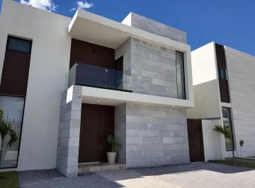 Casa · 193m² · 3 Recámaras · 3 Estacionamientos · Casa en Corregidora