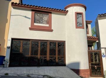 Casa · 300m² · 3 Recámaras · 2 Estacionamientos · Rmc Casa en Renta en Privadas del Contry en Guadalupe en Nuevo León