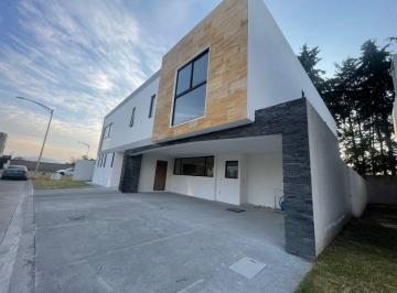 Casa en condominio de 5 habitaciones, Metepec · Casa Señorial con 5 Recámaras en Venta en Exclusivo Fraccionamiento Hacienda San Antonio