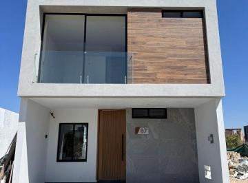 Casa de 3 habitaciones, Zapopan · Hermosa Casa en Venta o Renta en Capital Norte