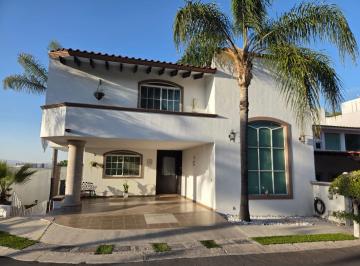 Casa en condominio · 357m² · 3 Recámaras · 2 Estacionamientos · Casa en Condominio en Centro Sur