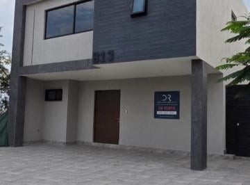 Casa · 205m² · 3 Recámaras · 3 Estacionamientos · Casa - Residencial El Molino