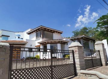 Casa en Renta de 4 habitaciones Fraccionamiento Vista Real · Residencia de Alto Nivel en Renta o Venta en Vista Real, Enorme Jardín, Terrazas y Vista Al Parque