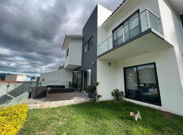 Casa de 3 habitaciones, Oaxaca de Juárez · Residencia con Acabados de Lujo en San Felipe del Agua