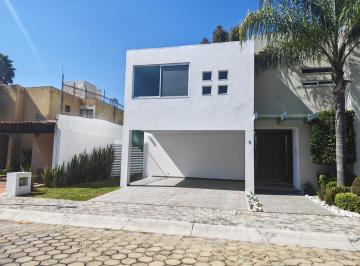 Casa · 246m² · 3 Recámaras · 2 Estacionamientos · Casa en Venta en Residencial Quetzalcóatl