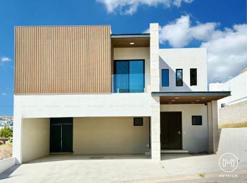 Casa de 3 habitaciones, Chihuahua · Casa en Venta en Bosque Real Residencial, Zona Valle Escondido