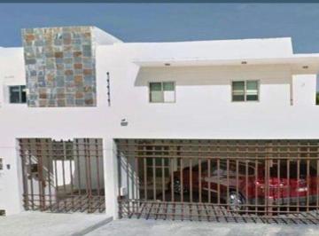 Casa de 4 habitaciones, Benito Juárez · Casa con 300 m² Superficie de Terreno, 4 Habitaciones en Venta Cancún Centro