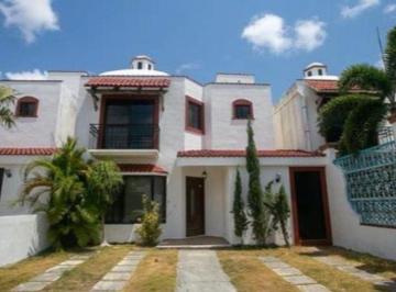 Casa de 3 habitaciones, Benito Juárez · Casa con 149 m² Superficie de Terreno y 3 Recámaras en Venta, Cancún