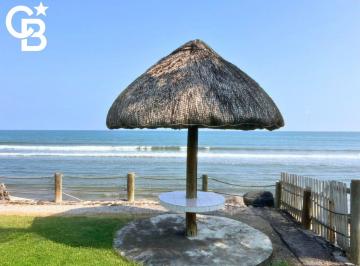 Casa de 4 habitaciones, Alvarado · Casa en Venta en Playa El Zapote