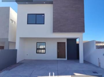 Casa · 160m² · 3 Recámaras · 2 Estacionamientos · Prieto Lujan a Tras de Coca Cola