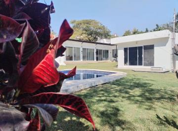 Casa · 382m² · 3 Recámaras · 3 Estacionamientos · Casa en Fraccionamiento en Jardines de Delicias Cuernavaca - Maz - 2593 - Fr