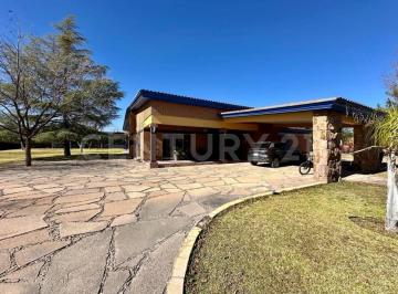 Casa · 317m² · 2 Recámaras · 4 Estacionamientos · Casa en Venta Fracc. Campestre Las Carolinas, Chihuahua