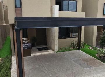 Casa · 277m² · 5 Recámaras · 2 Estacionamientos · Casa - Fraccionamiento Villa Carriedo