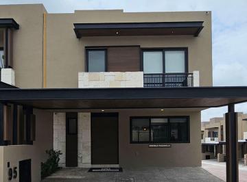 Casa · 163m² · 3 Recámaras · 2 Estacionamientos · Casa - Fraccionamiento Villa Carriedo