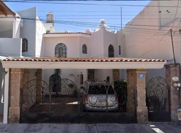 Casa en Venta de 3 habitaciones  · Casa de Recuperacion Bancaria
