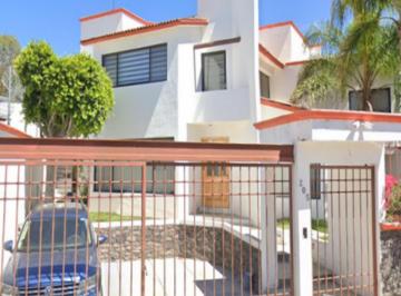 Casa de 4 habitaciones, Querétaro · Casa de Recuperacion Bancaria